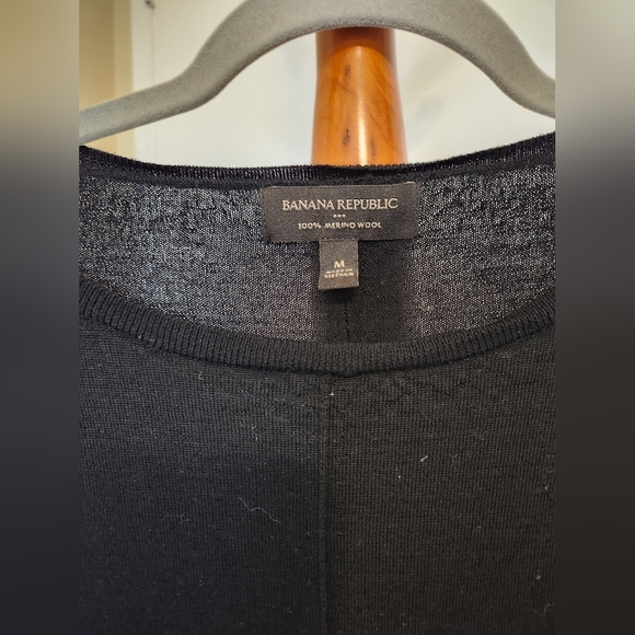 Banana Republic Factory Size M Merino Wool Sweater in Black - Picture 4 of 5